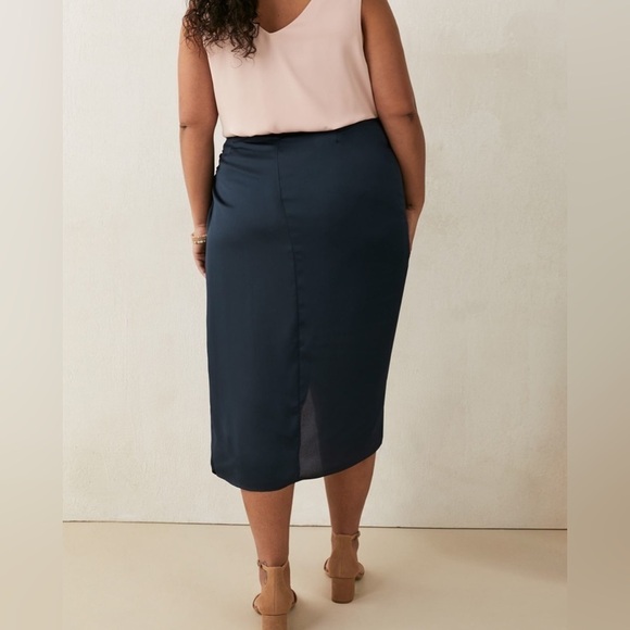 Pennington’s Satin Wrap Midi Skirt Navy Blue Size 22 - Picture 2 of 12